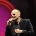 New York Voices: Kim Nazarian, Sopran, Lauren Kinhan, Sopran, Darmon Meader, Tenor, Peter Eldridge, Bass , Pernell Saturnino, Perc. Michael Abene, ld, arr, Lucas Schmid, Produktion . Konzerte : Duisburg, Landschaftspark Nord, Gebläsehalle 16.05.08 und Philharmonie Köln 17.05.08